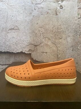 Joybees Peach Espadrilles 🇨🇦